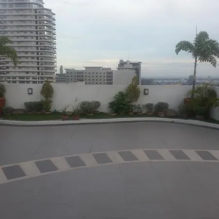La Guardia Flats 2 - 802